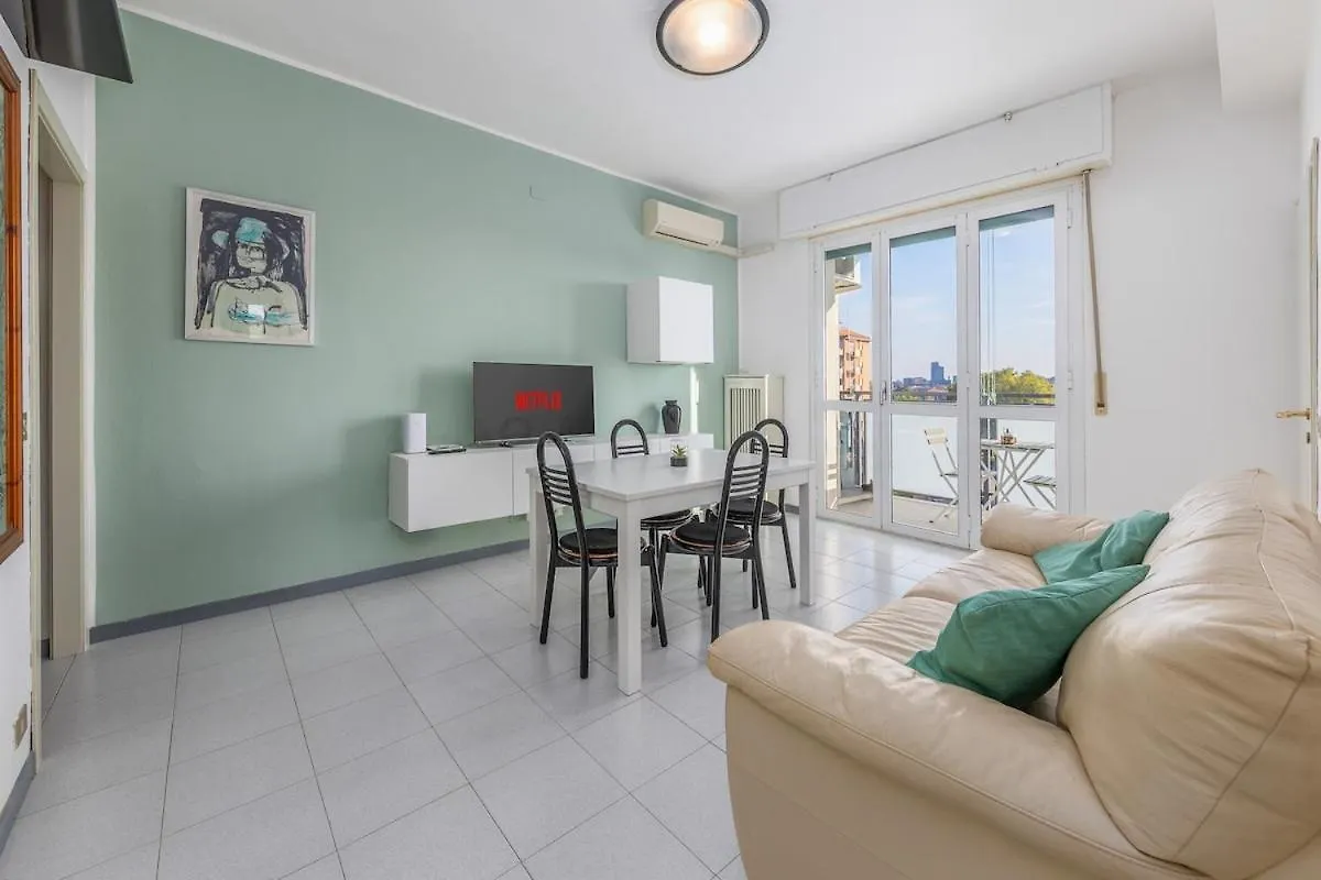 Easy Parking - 5 Min To Metro - Balcony - Quiet Appartement Milaan 0*,