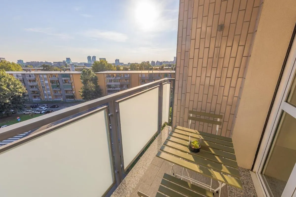 Easy Parking - 5 Min To Metro - Balcony - Quiet Appartement Milaan